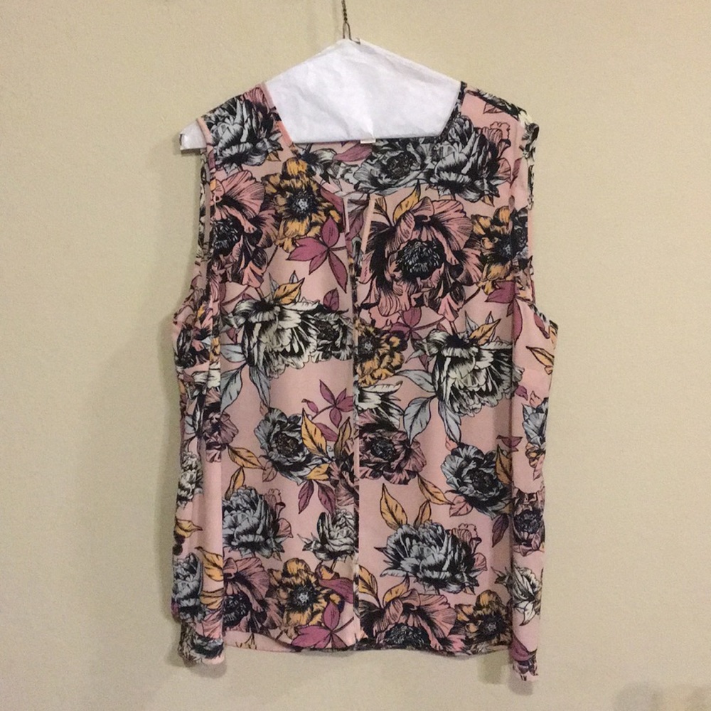 Pale Pink Floral Key Hole Blouse